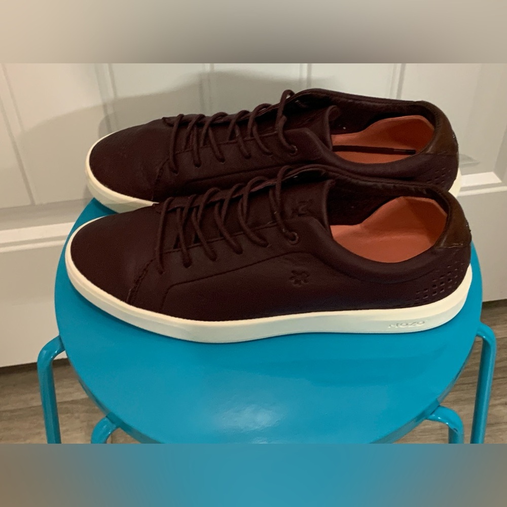 Gently used Women’s Burgundy Mozo Mavi II Casual Sneakers